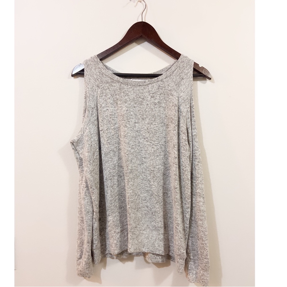 Soft Light Gray Long Sleeve Hippie Rose Cut Out Shoulders Top Size Large